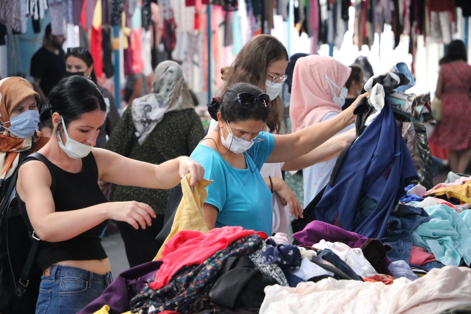 Edirne’de sosyete pazarına gurbetçi akını
