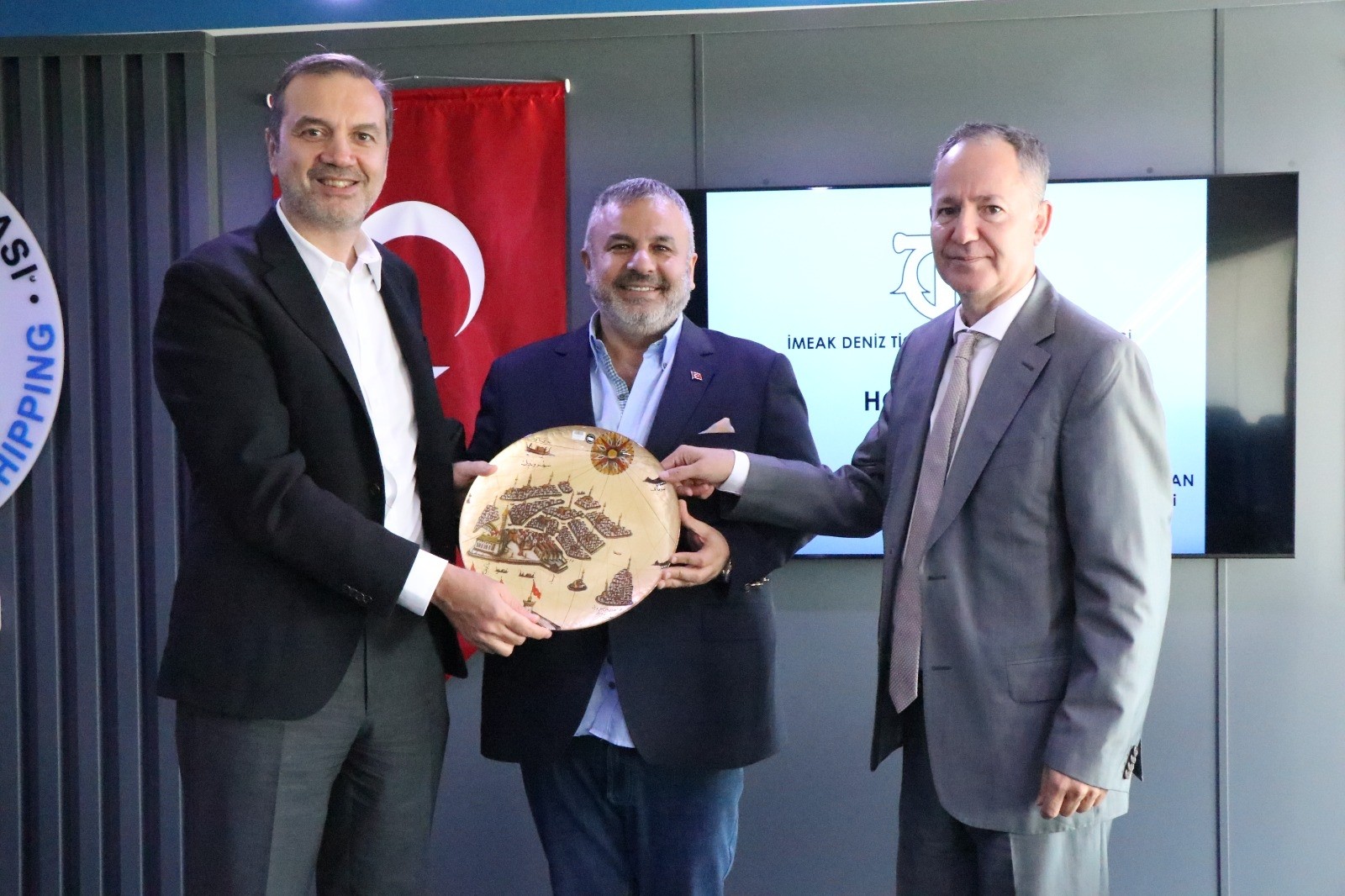 İMEAK Deniz Ticaret Odası Başkanı Tamer Kıran Aliağa’da üyelerle buluştu
