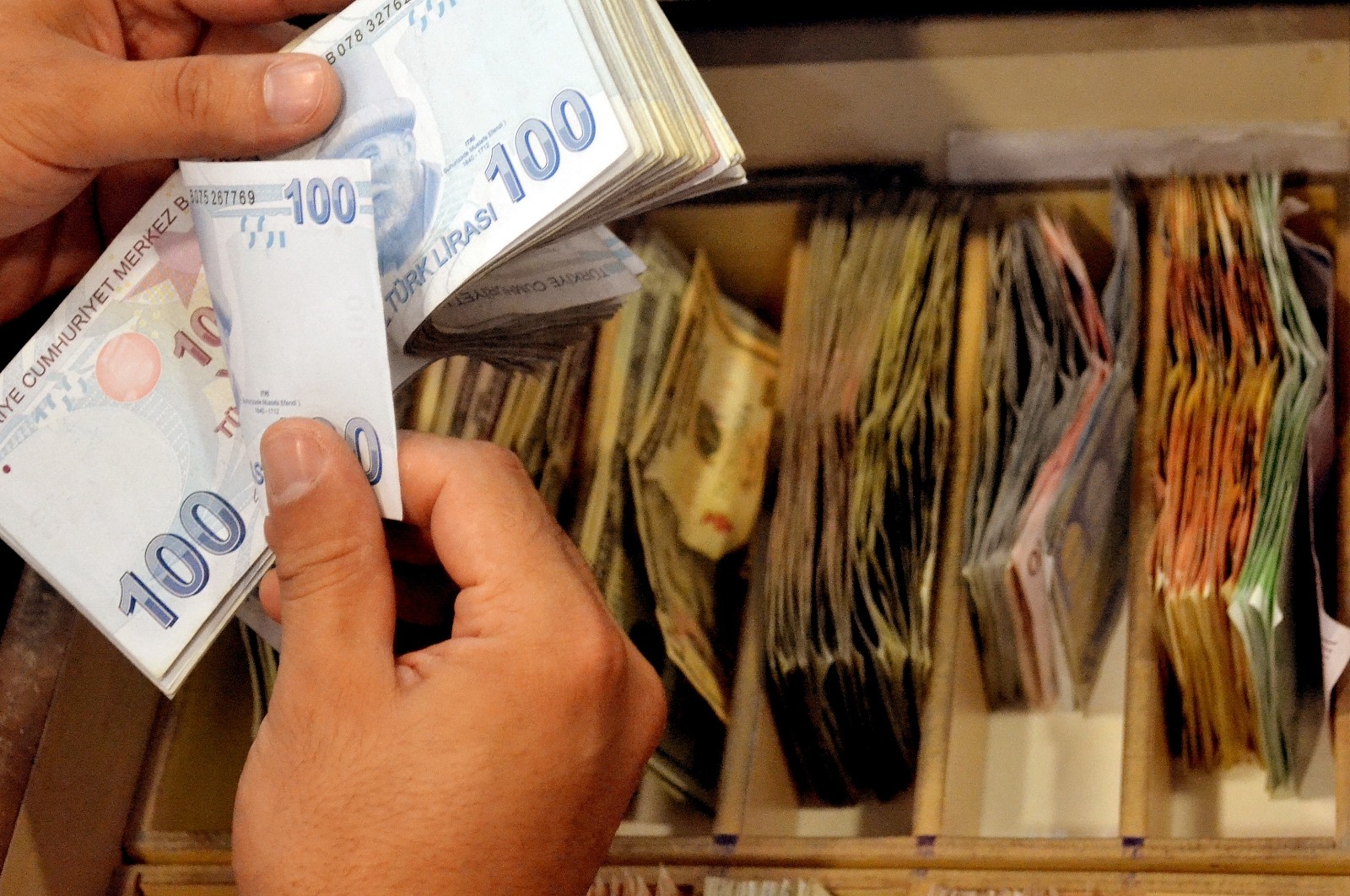 Bütçe Ağustos’ta 40,8 milyar lira fazla verdi