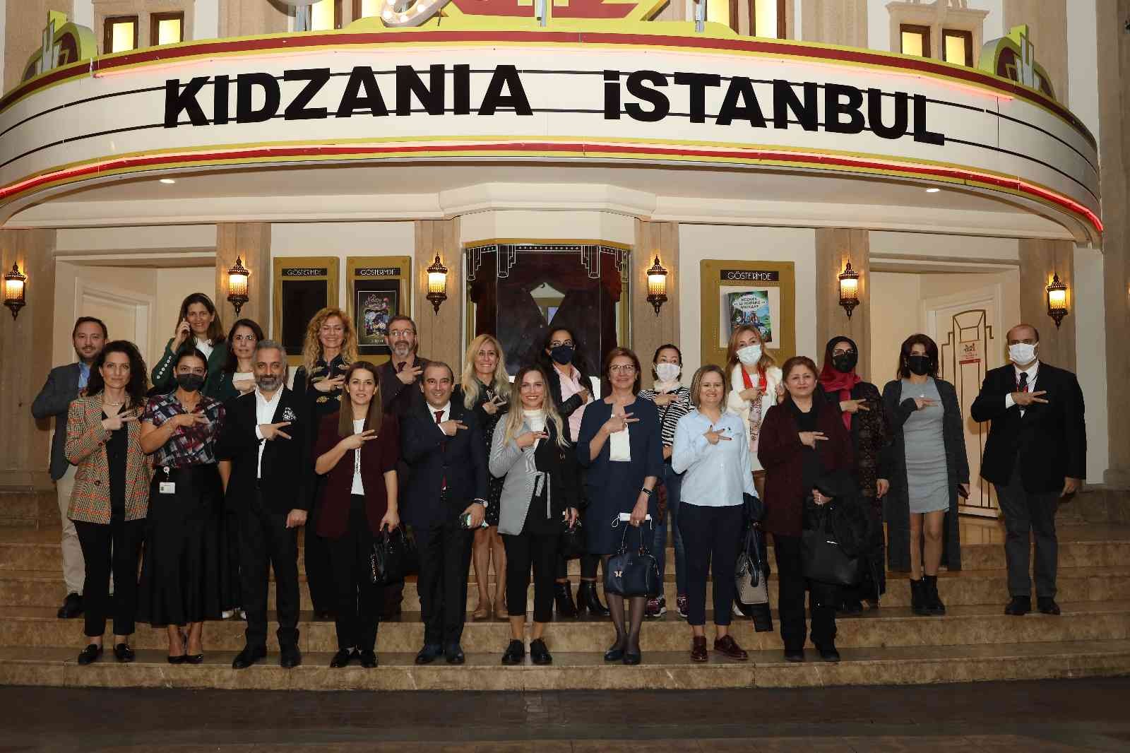Sanayici iş kadınları, geri dönüşüm tesisinde çocuklarla buluştu