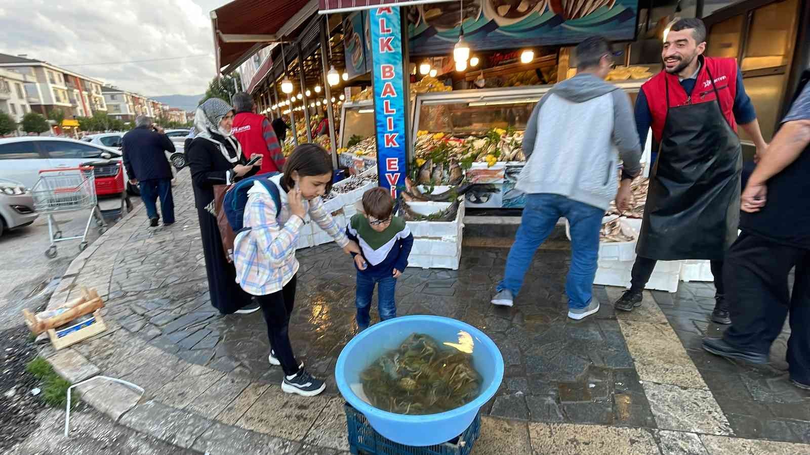 Tezgahta 30, masada 500 lira