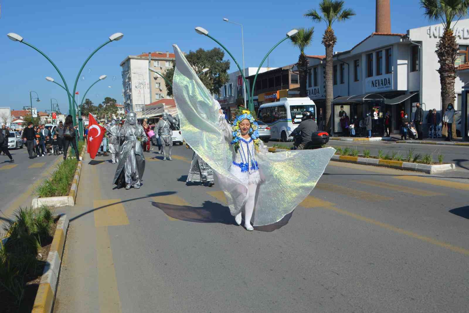 Ayvalık’ta 16. Uluslararası Zeytin Hasat Festivali başladı