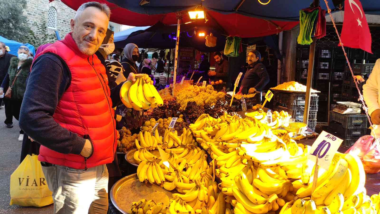 (Özel) Vatandaşlar muza akın etti, pazarcılar ton ton satıyor
