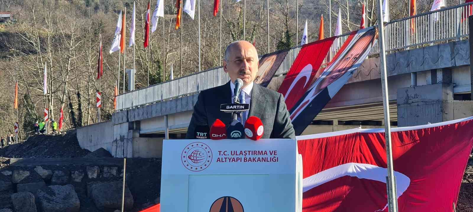Bakan Karaismailoğlu, “Salt ideoloji siyaseti yapanlar bu ülkeyi hep uçuruma sürüklediler”