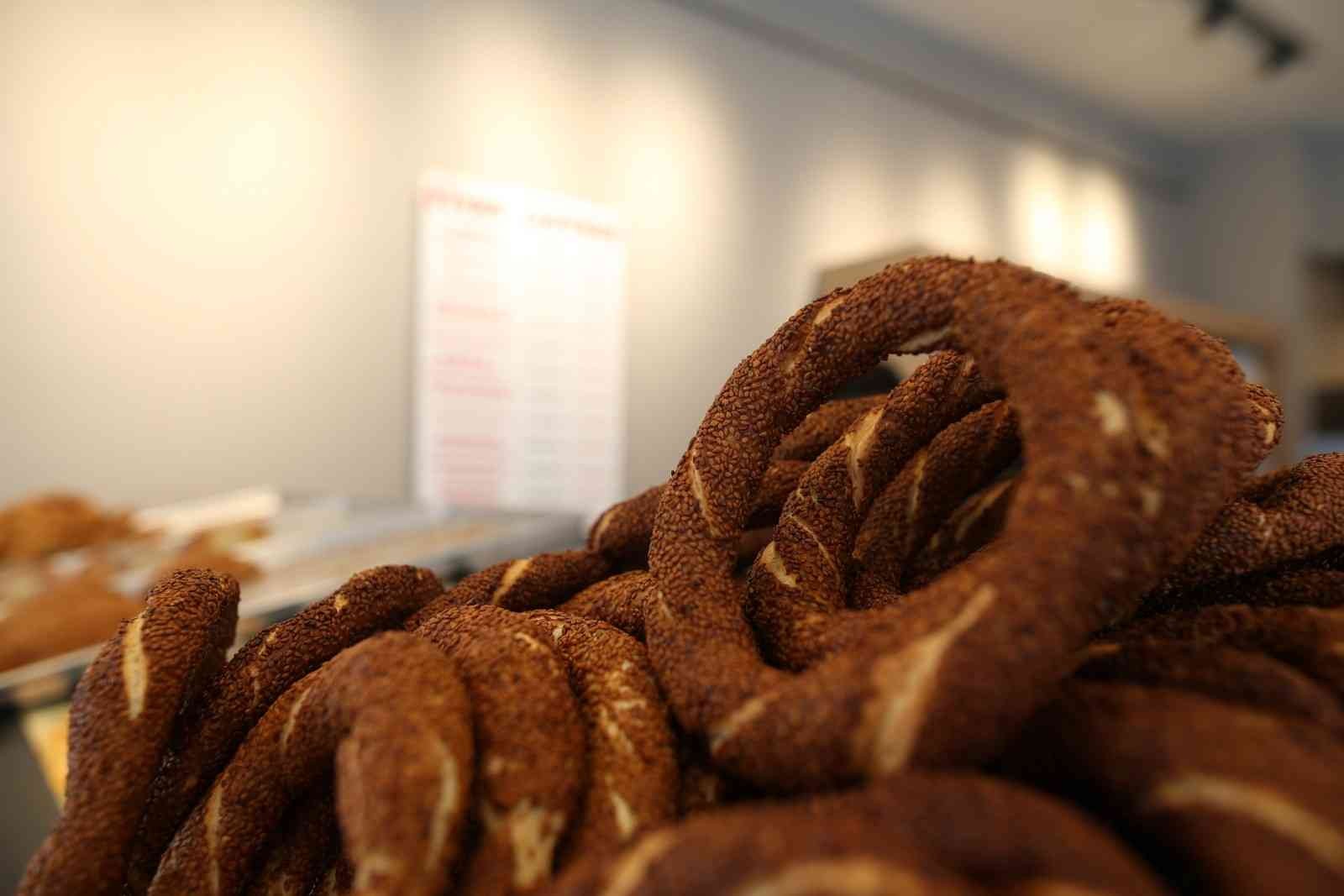Bursa’da 100 gram simit 3 lira oldu