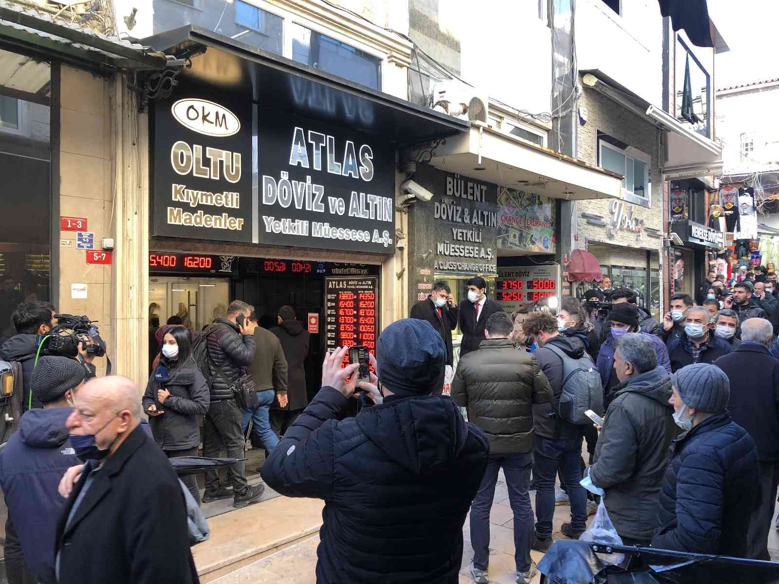 Dövizin düşmesiyle Kapalıçarşı’da yoğunluk oluştu