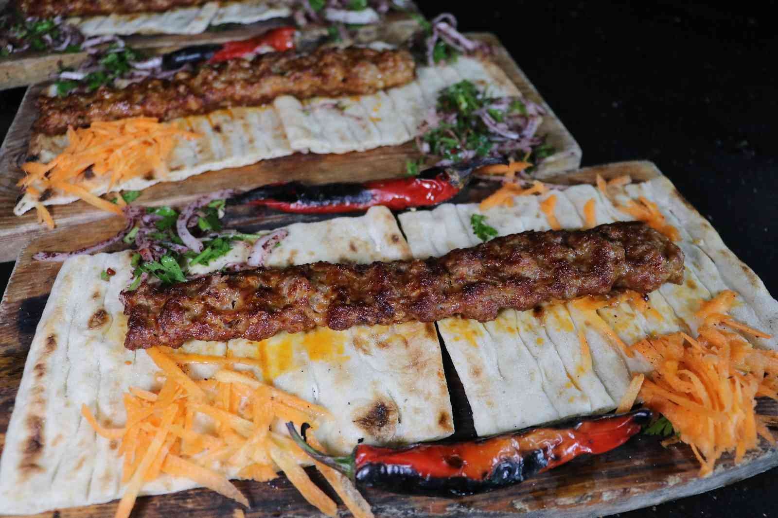 Adanalı kebapçılar zirveyi hedefliyor
