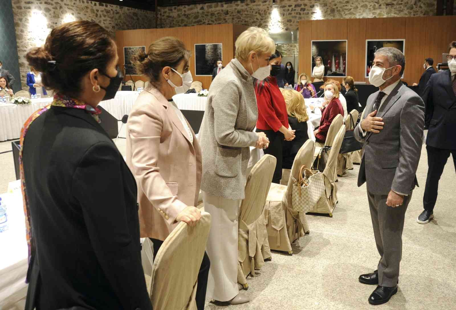 Bakan Nebati’nin iş dünyasının kadın temsilcileriyle bir araya geldiği toplantı başladı