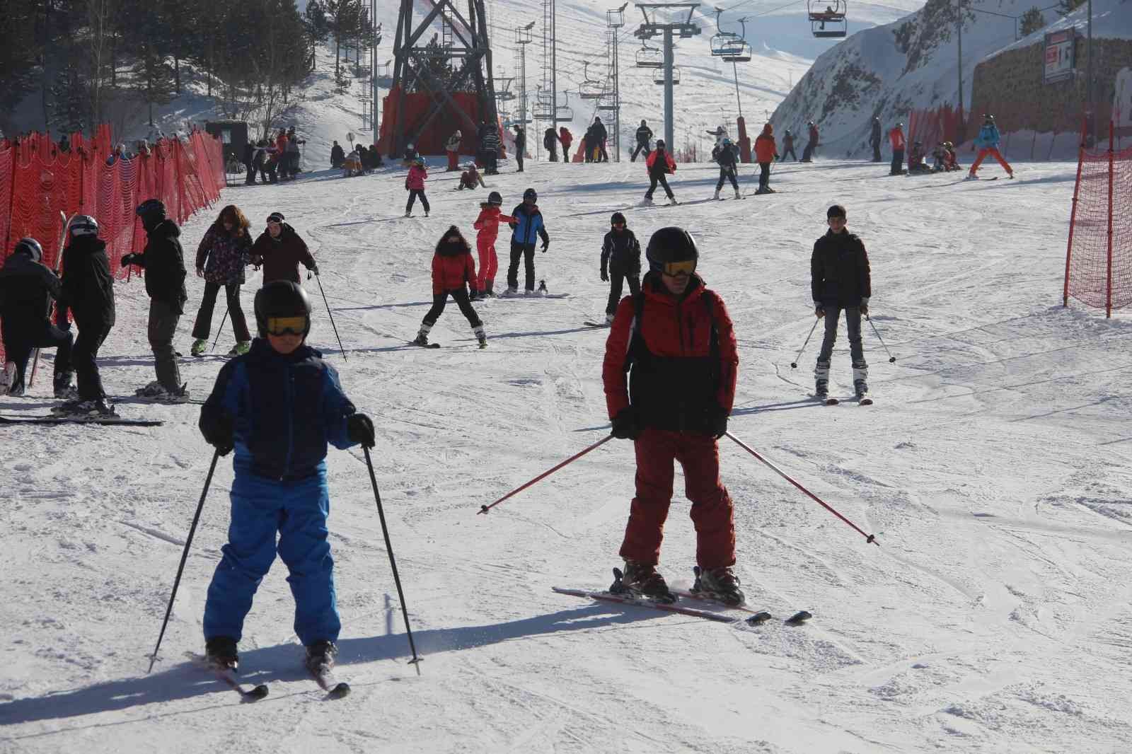 Palandöken’de doluluk oranı yüzde yüze ulaşan oteller sömestirde binleri ağırlayacak