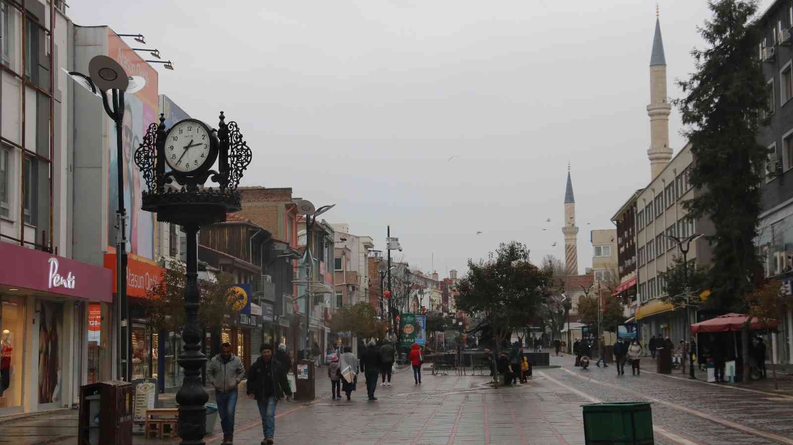 Hazırlıklarını tamamlayan esnaf Bulgar müşterilerini beklemeye başladı