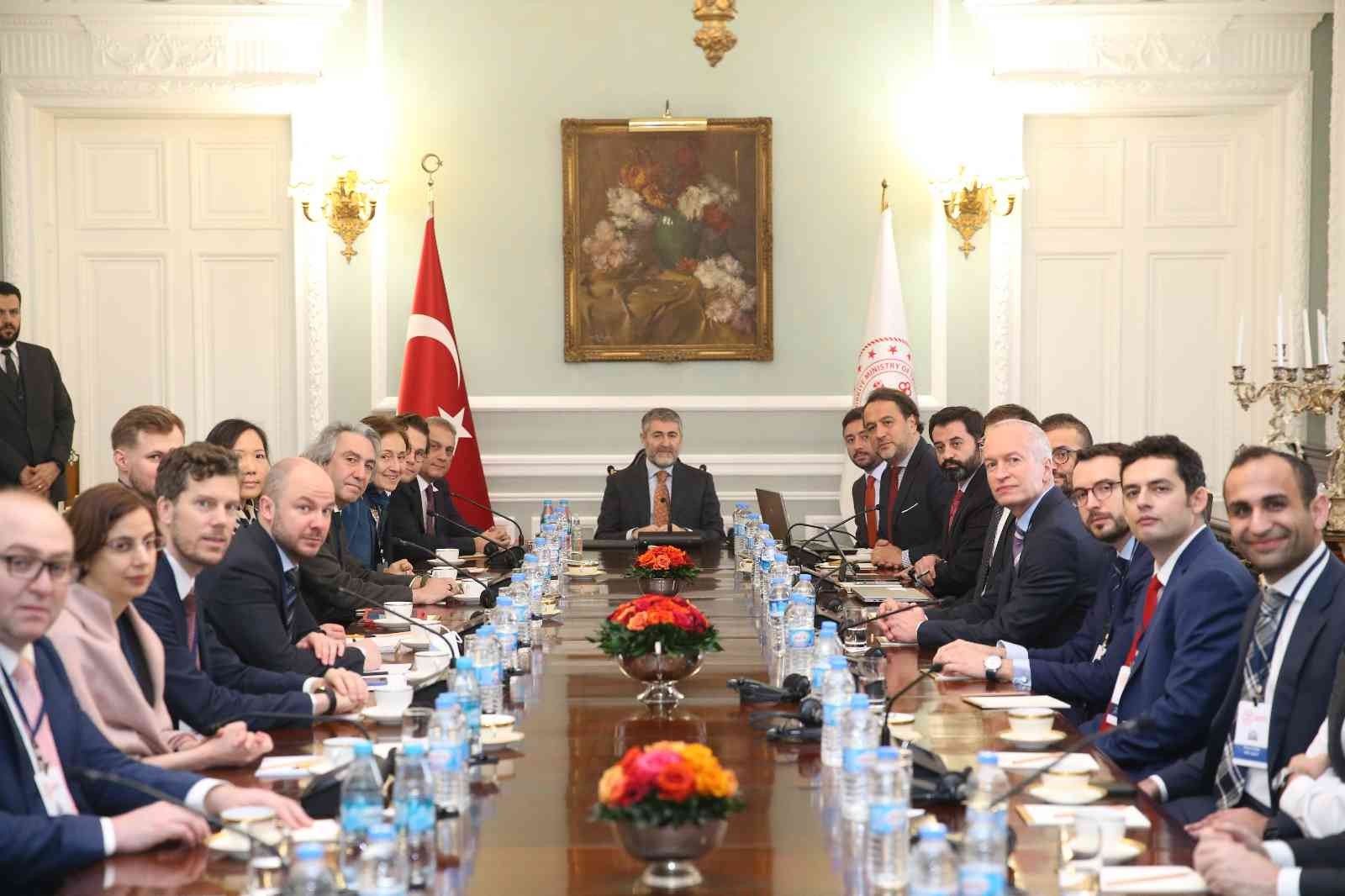 Bakan Nebati: “Londra’daki 2. günümüzde Türkiye Ekonomi Modeli’ni açıklamaya devam ediyoruz”