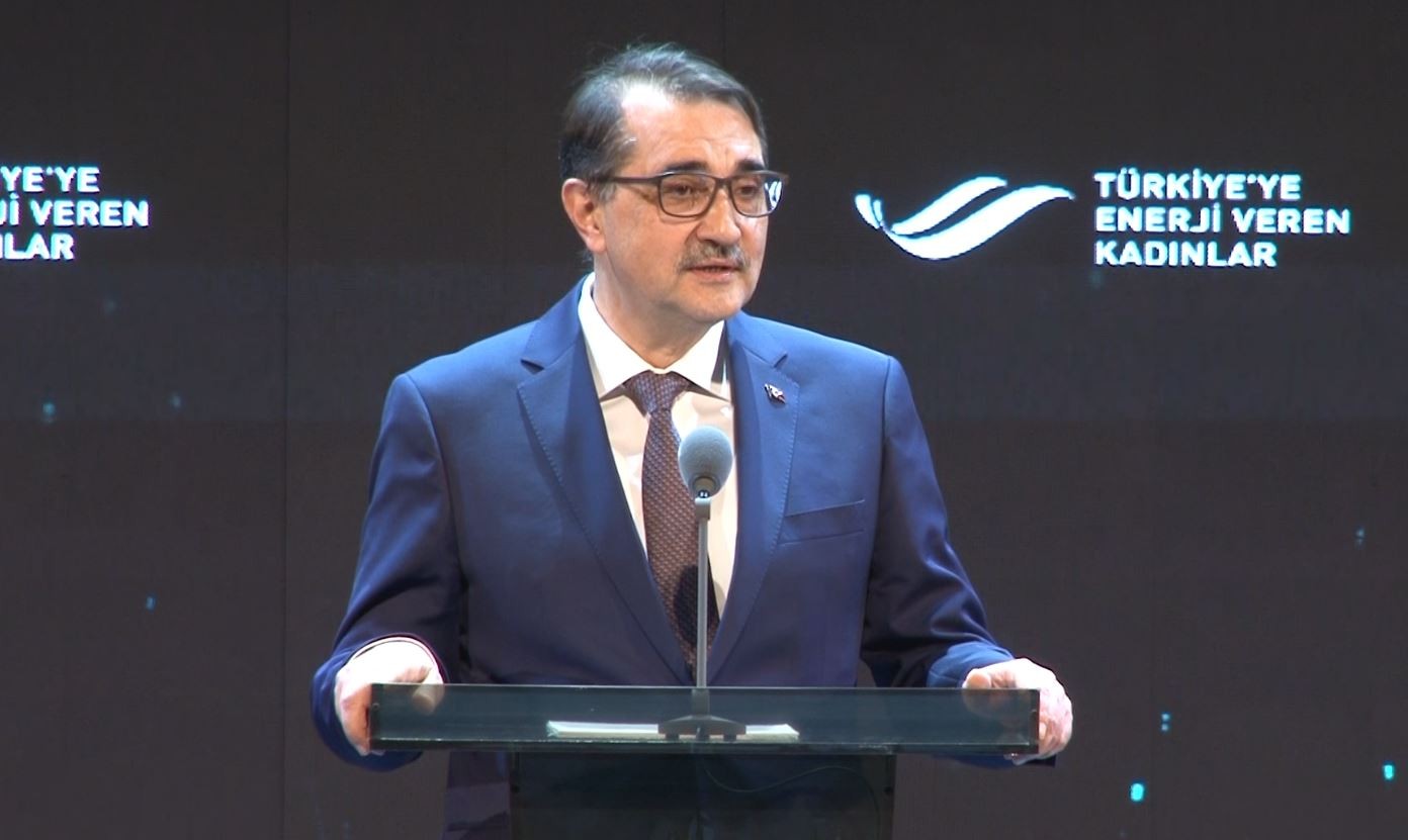 Bakan Dönmez: “Türkiye’nin en büyük projelerinde kadınların dokunuşunu göreceksiniz”