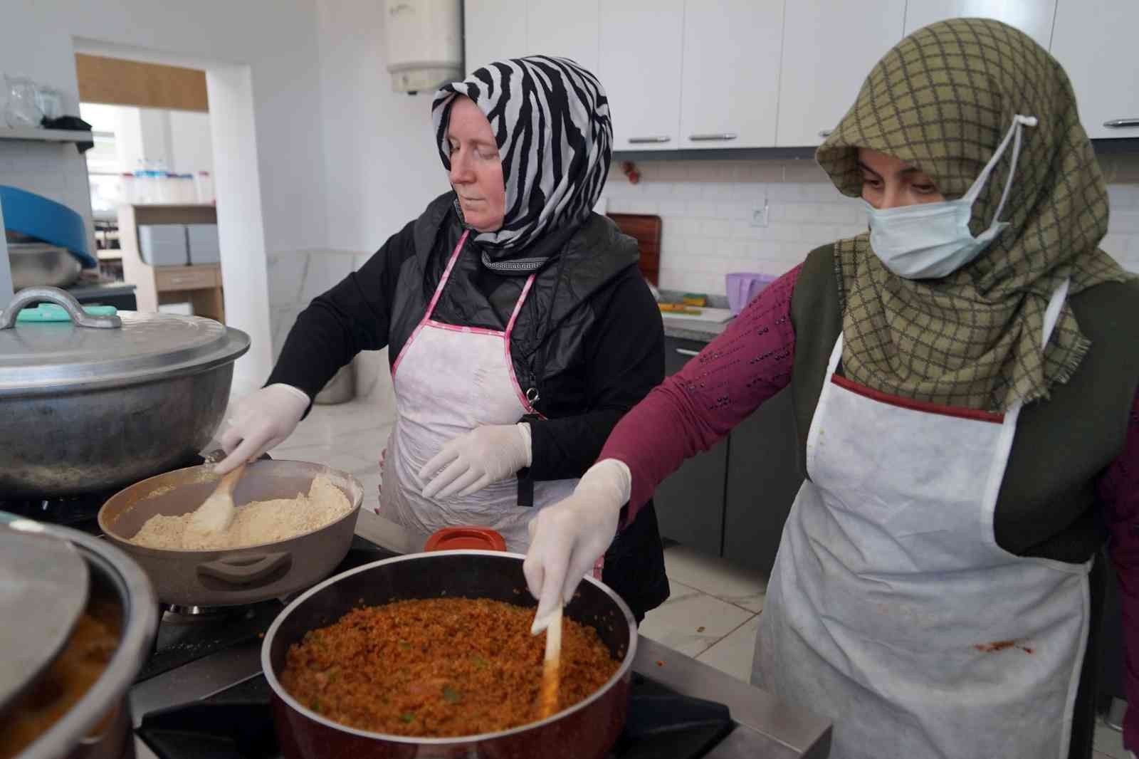 Geçmişi 10 bin yıl öncesine dayanan siyez buğdayı, kadınların elinde yeniden hayat buldu