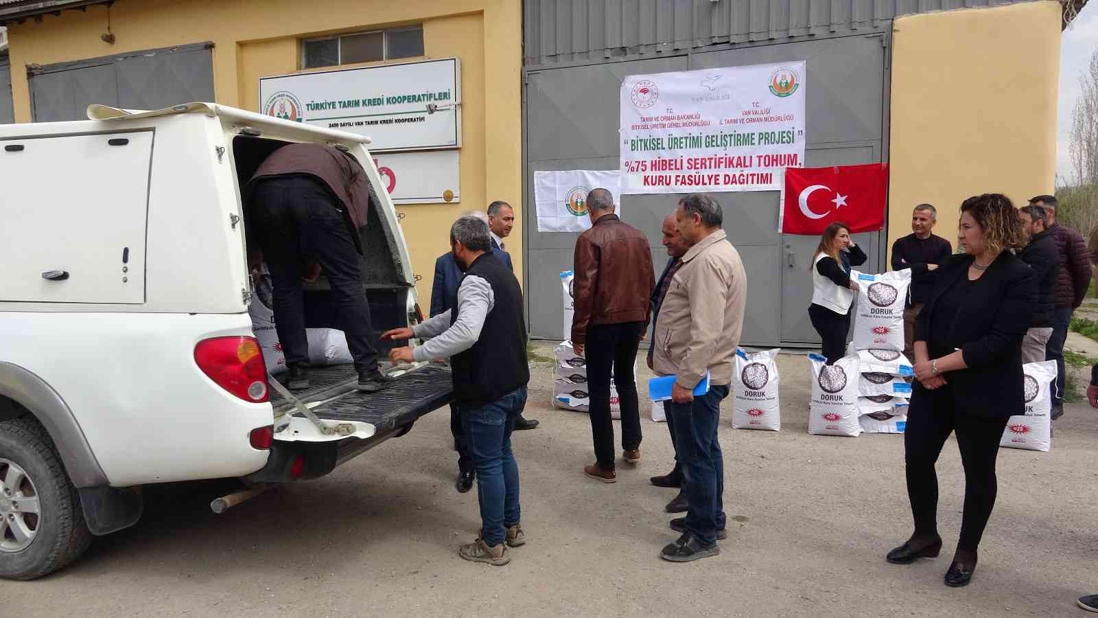 Van’da 15 ton kuru fasulye tohumu dağıtıldı