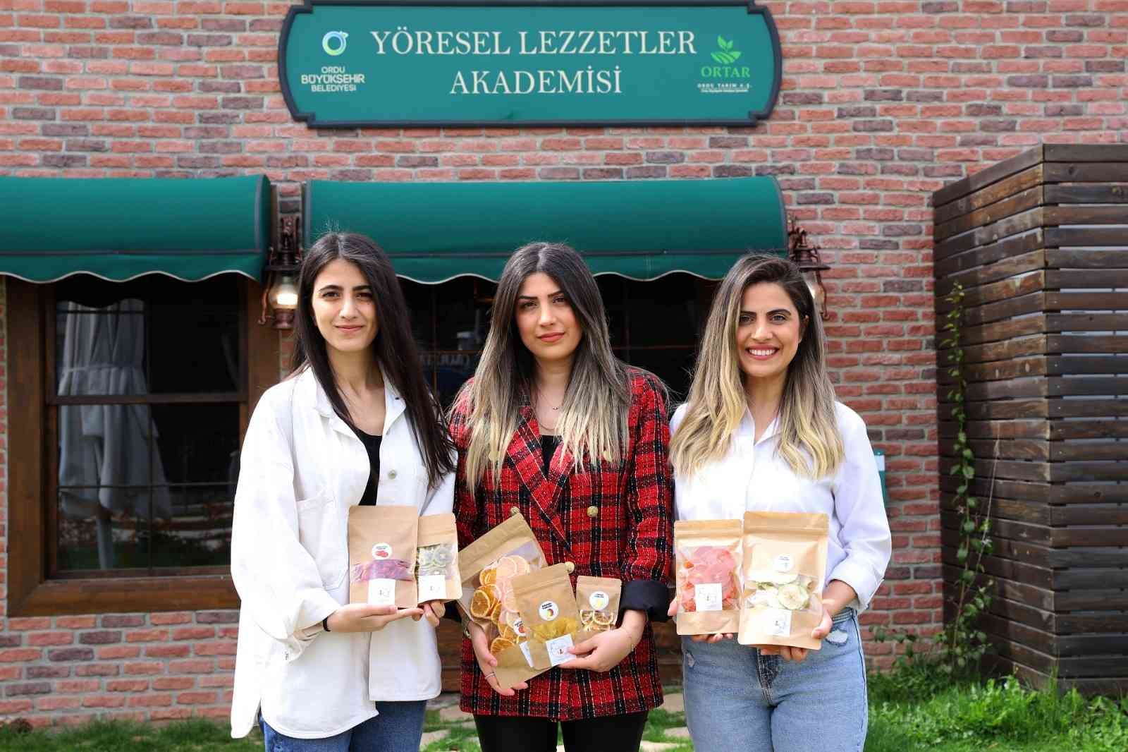 Ankara’dan okumak için Ordu’ya gelen 3 kız kardeş iş sahibi oldu