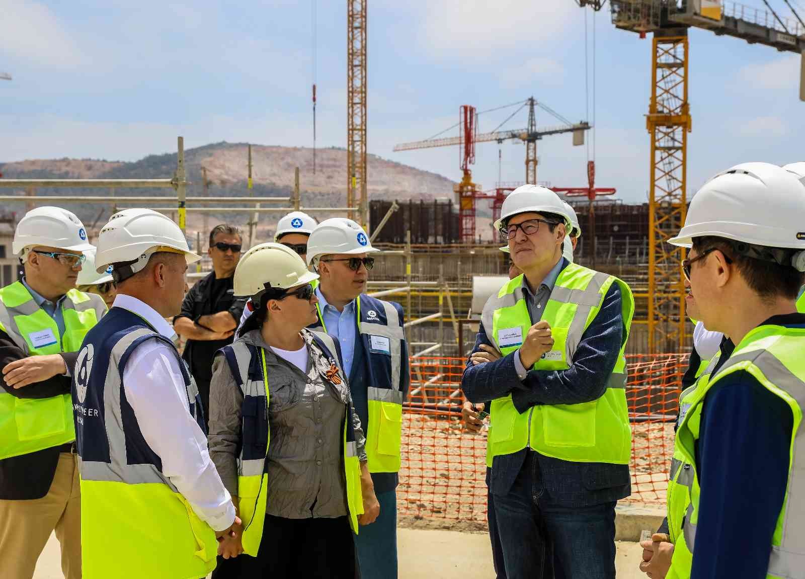 Kazakistan Enerji Bakanı Akçulakov ve beraberindeki heyet Akkuyu NGS’yi gezdi
